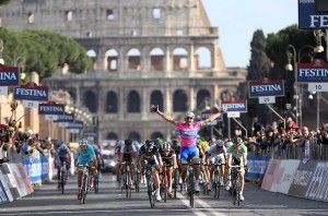 Pippo pips Bole at line in case of mistaken winner identity (image by Bettini courtesy of Team Lampre Merida)